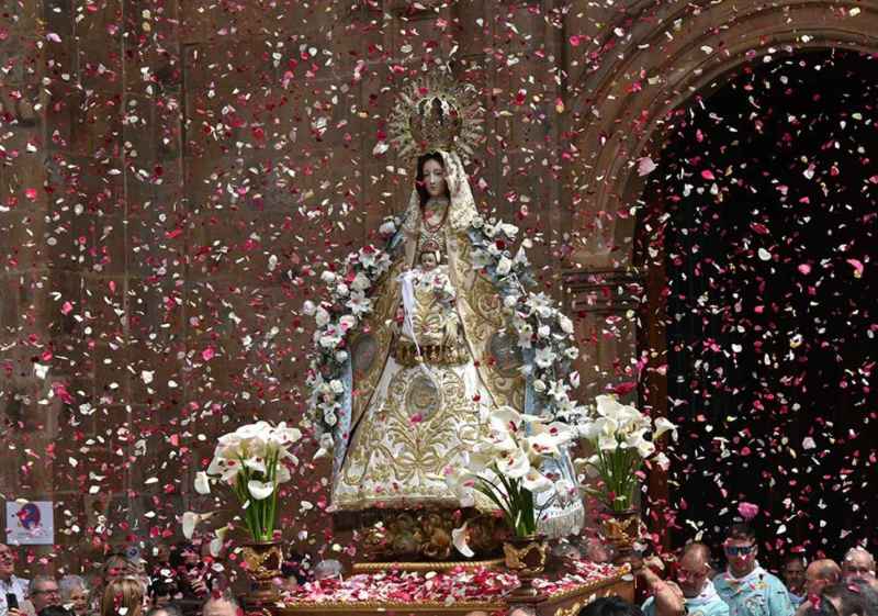 Ágreda honra a su patrona la Virgen de Nuestra Señora de los Milagros