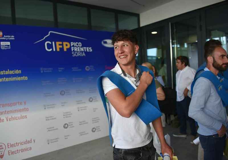 El CIFP Pico Frentes gradúa a 120 alumnos de promoción de 2024-26