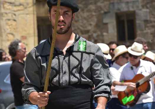 La ronda popular recorre Duruelo de la Sierra en festividad de Santa Marina