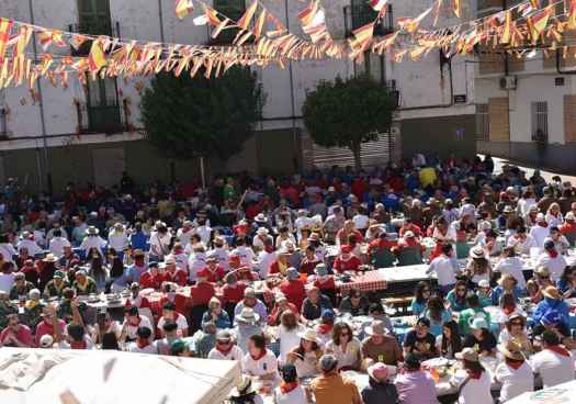 Ólvega comparte alubiada en despedida de sus fiestas patronales