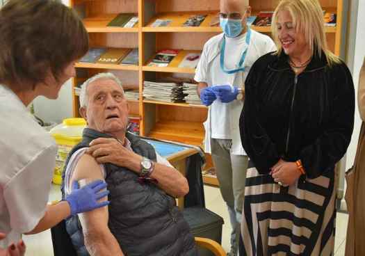 La Junta inicia campaña de vacunación en residencia Los Royales, de Soria