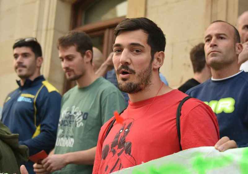 Los bomberos se movilizan para exigir mejorar el servicio en Diputación
